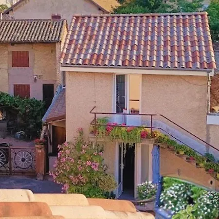 Holiday home La Bourguijolaise *